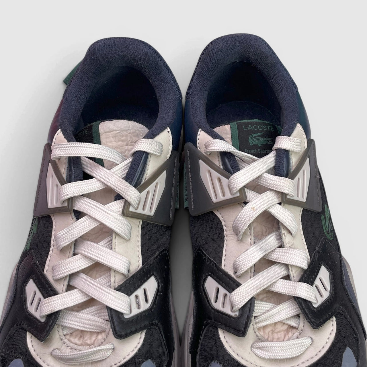 Lacoste LT 125 — buty sportowe męskie w bardzo dobrym stanie rozmiar 42, detal