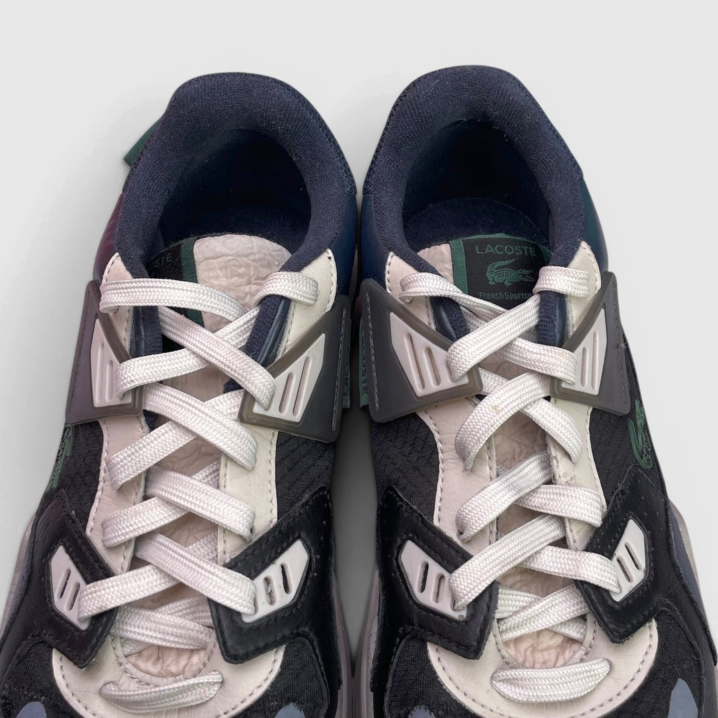 Lacoste LT 125 — buty sportowe męskie w bardzo dobrym stanie rozmiar 42, detal