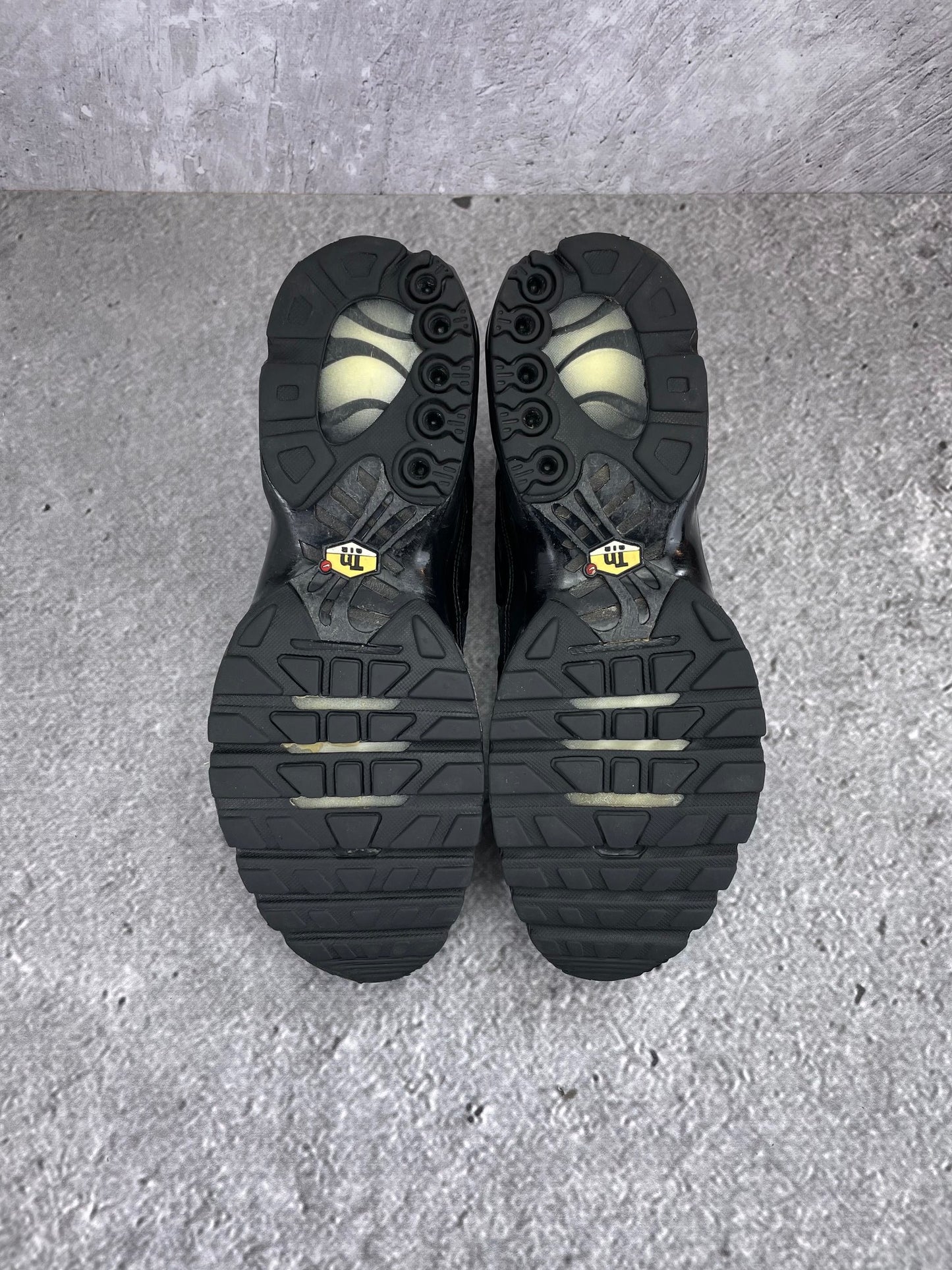Nike Air Max Plus Triple Black - buty sportowe, podeszwa