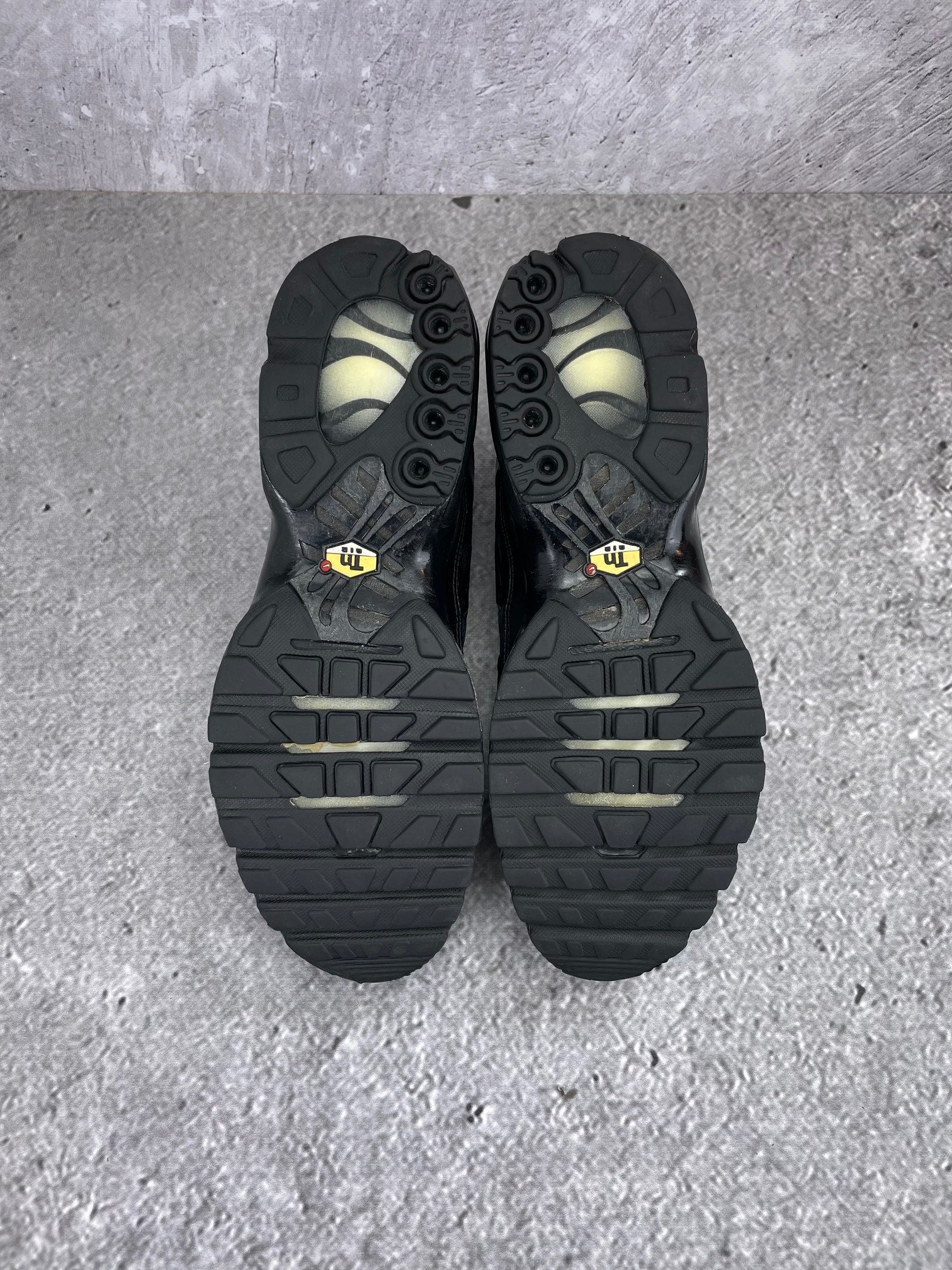Nike Air Max Plus Triple Black - buty sportowe, podeszwa