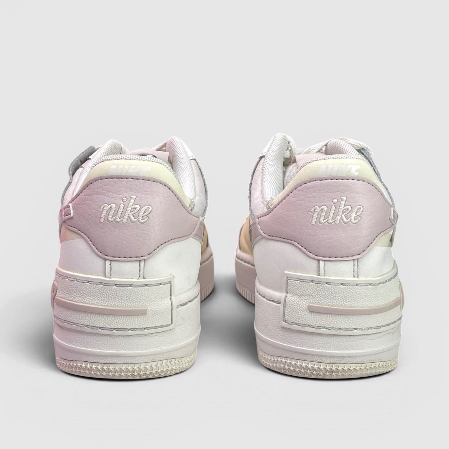 Nike Air Force 1 Shadow Platinum Violet — buty sportowe damskie w bardzo dobrym stanie rozmiar 40.5, widok z tyłu