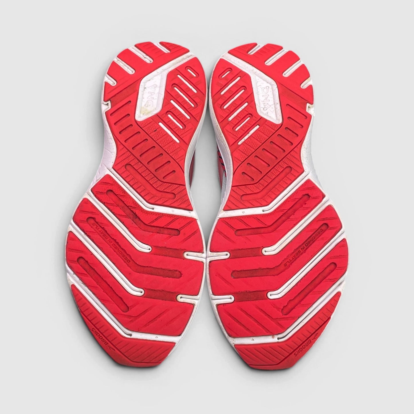 Brooks Sneakers — buty sportowe damskie w bardzo dobrym stanie rozmiar 38.5, podeszwa