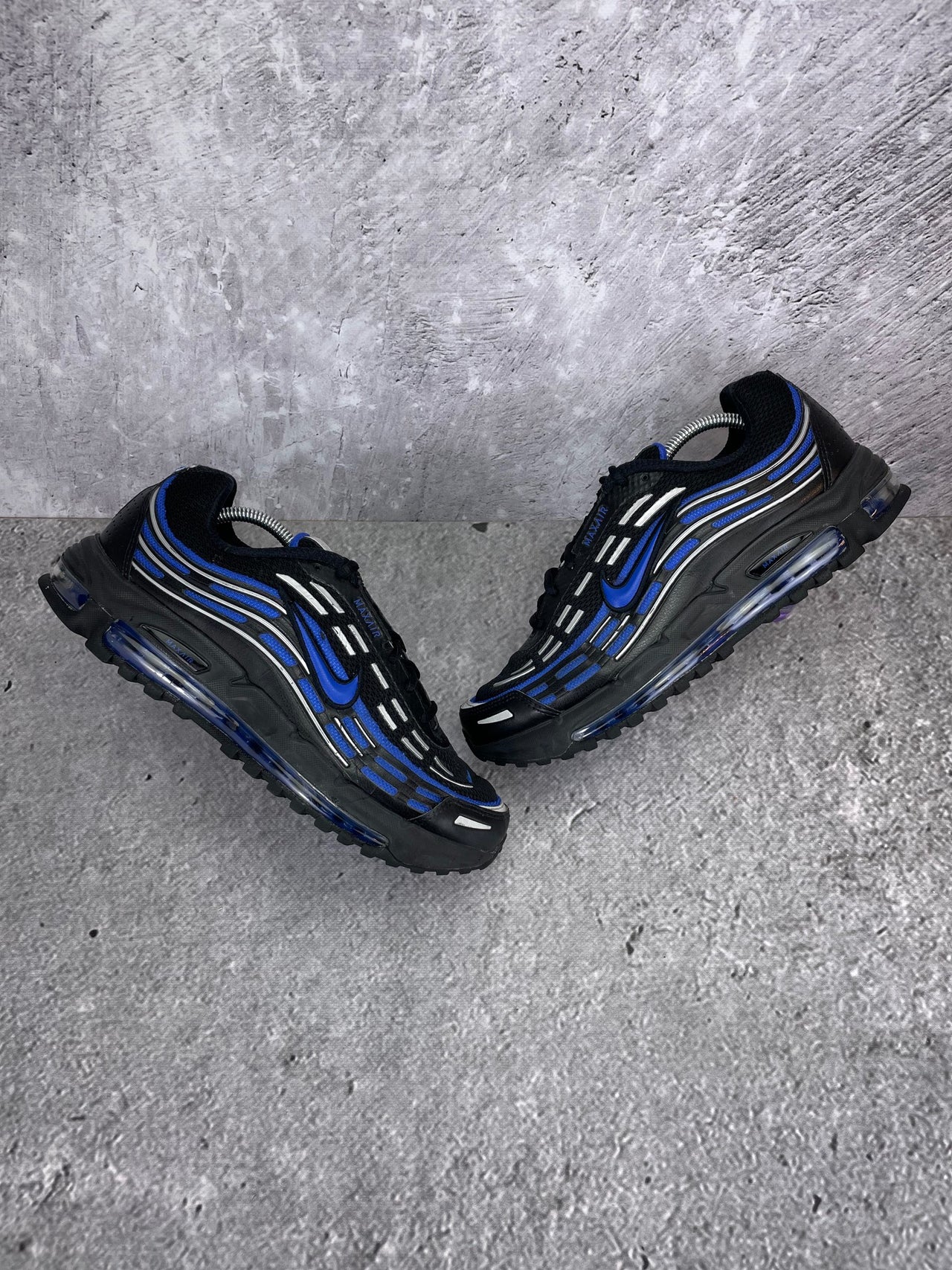 Nike Air Max TL 2.5 Black Royal - buty sportowe, widok z góry na zewnętrzną stronę butów