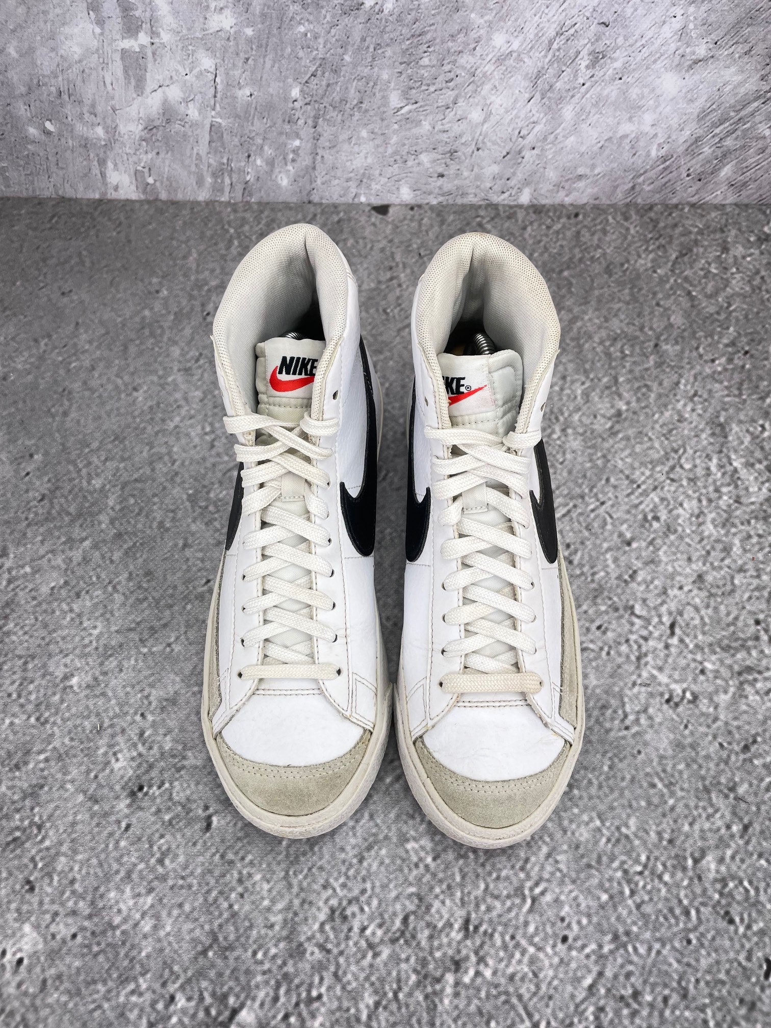 Nike Blazer Mid DA4086-100 - buty sportowe, widok z góry