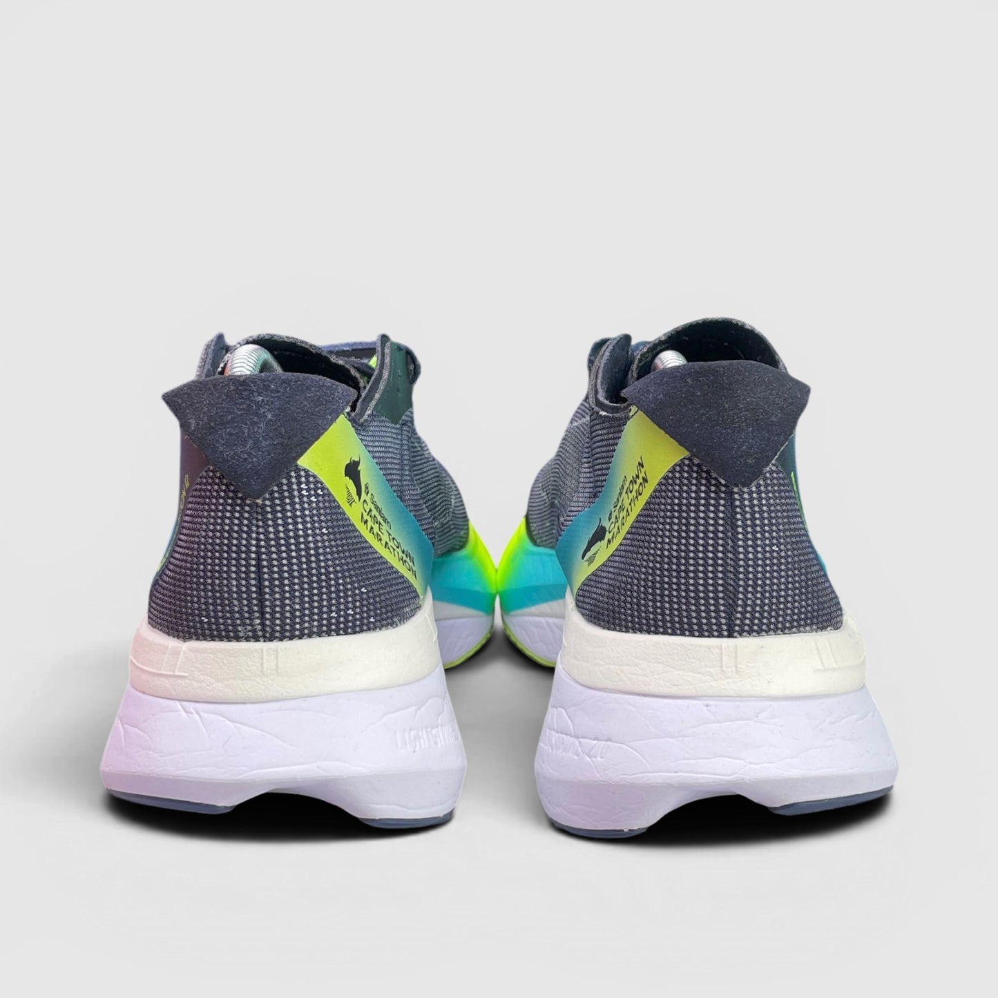 Adidas Adizero Boston 12 — buty sportowe męskie w bardzo dobrym stanie rozmiar 44 2/3, widok z tyłu