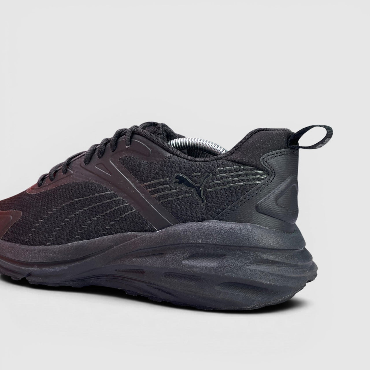 Puma Hypnotic — buty sportowe męskie w bardzo dobrym stanie rozmiar 44, boczny profil, lewa strona