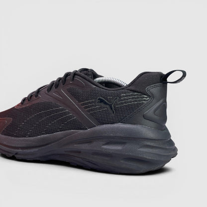 Puma Hypnotic — buty sportowe męskie w bardzo dobrym stanie rozmiar 44, boczny profil, lewa strona