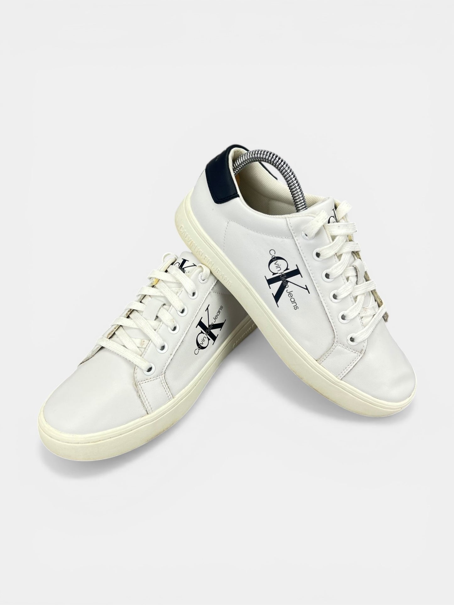 Calvin Klein Classic Cupsole Mono Lth UW0YW01269 - buty sportowe, boczny profil