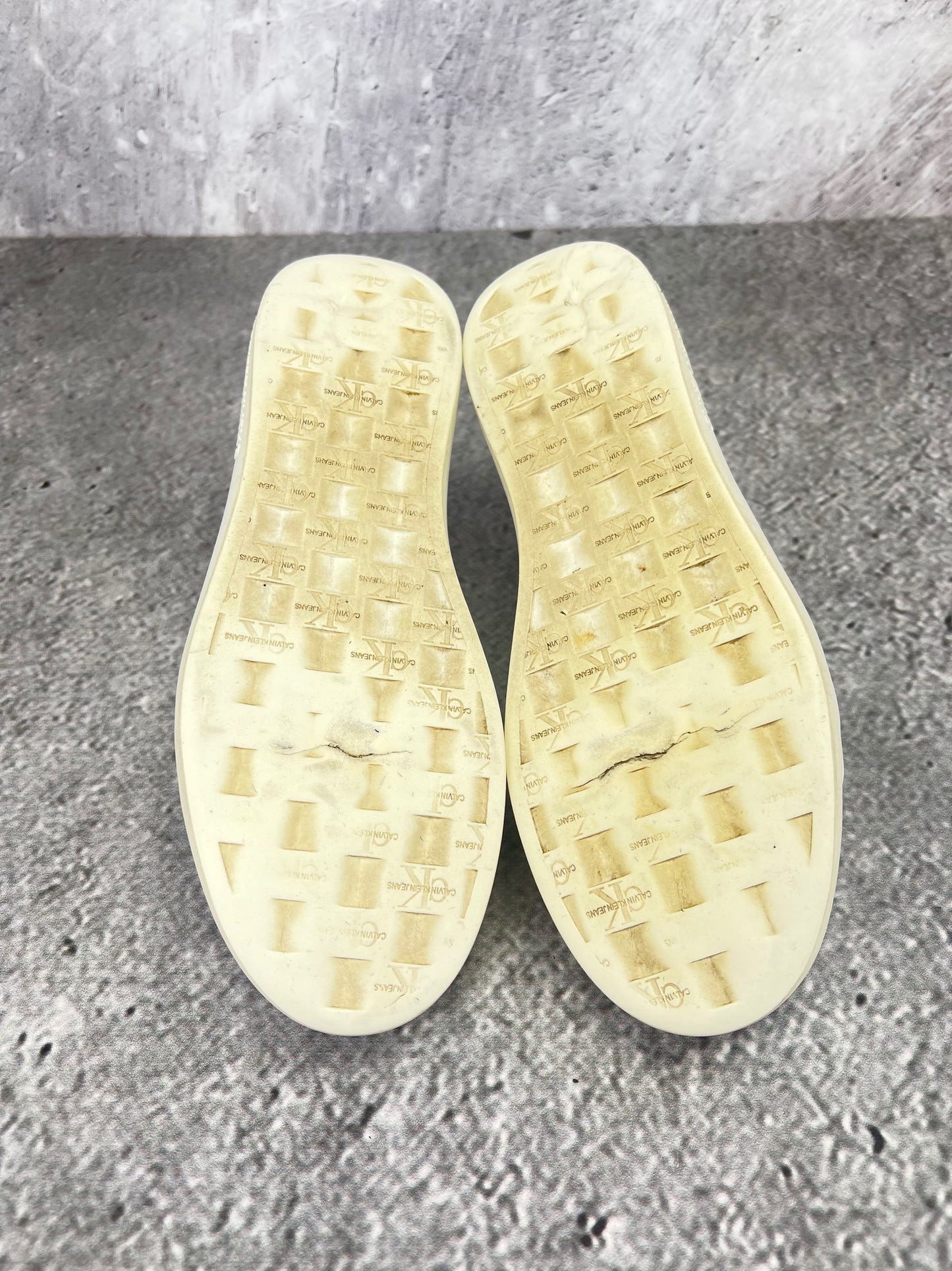 Calvin Klein Classic Cupsole Mono Lth UW0YW01269 - buty sportowe, zapiętki butów