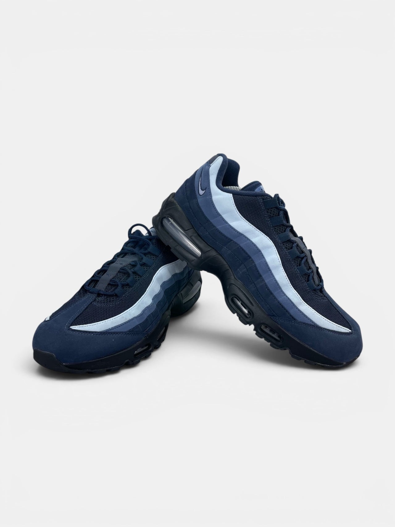 Nike Air Max 95 Obsidian - buty sportowe, boczny profil