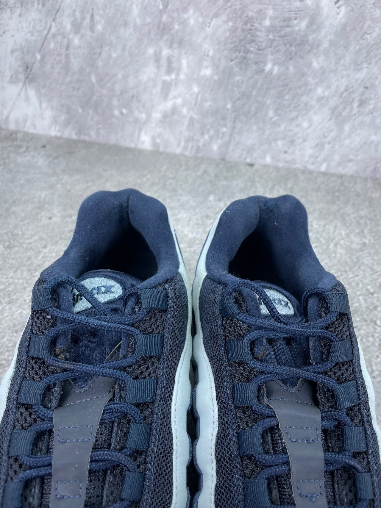 Nike Air Max 95 Obsidian - buty sportowe, zapiętki butów