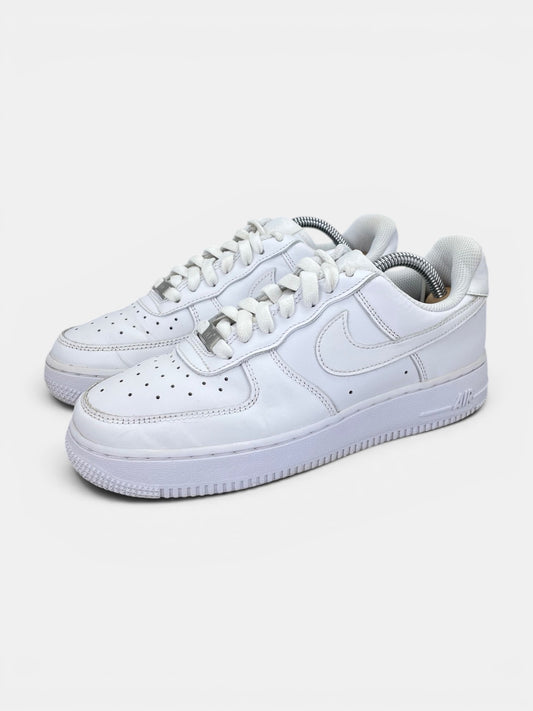 Nike Air Force 1 Low Triple White - buty sportowe, widok z boku