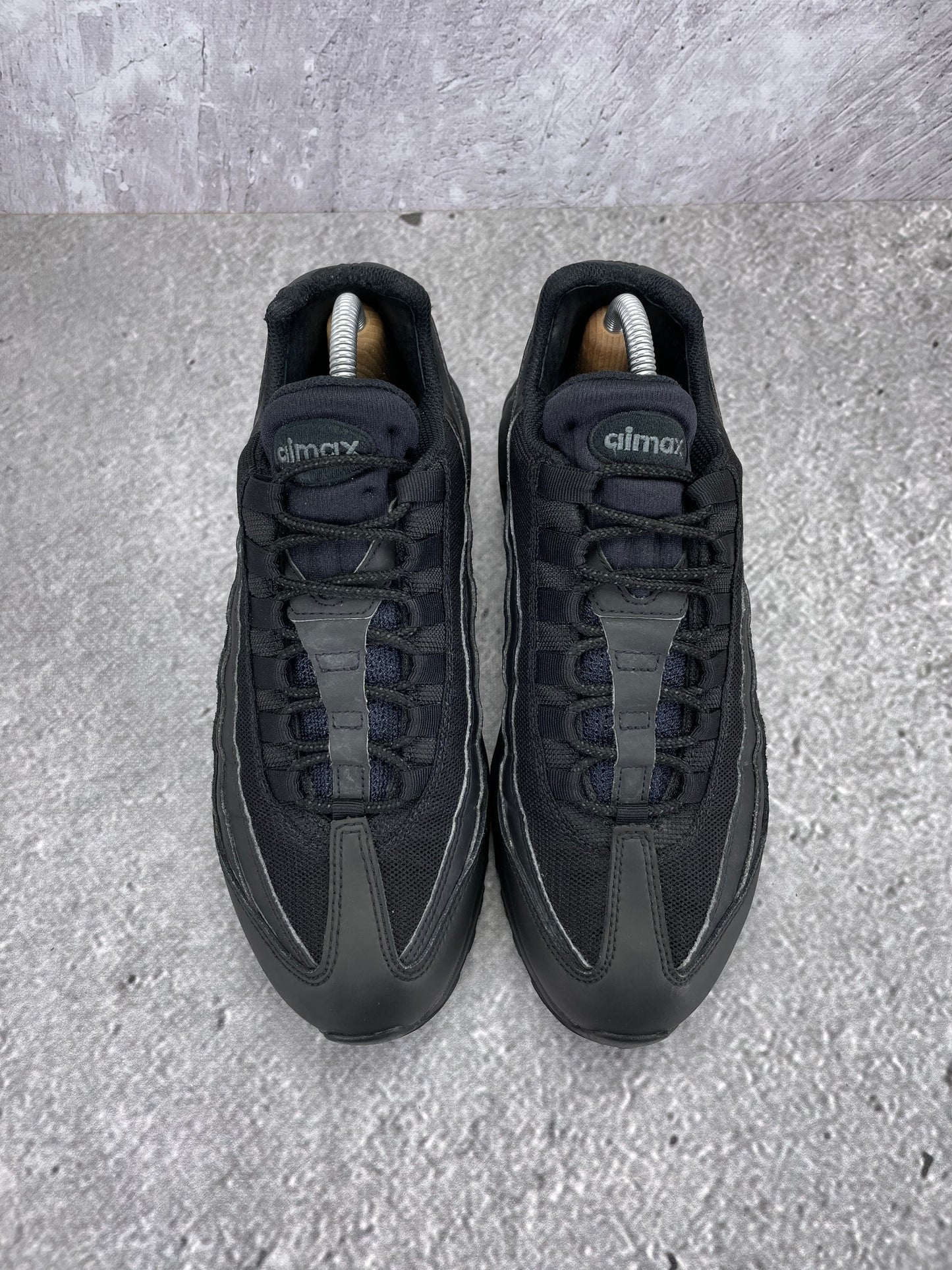 Nike Air Max 95 Essential Triple Black - buty sportowe, widok z góry