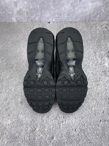 Nike Air Max 95 Essential Triple Black - buty sportowe, podeszwa