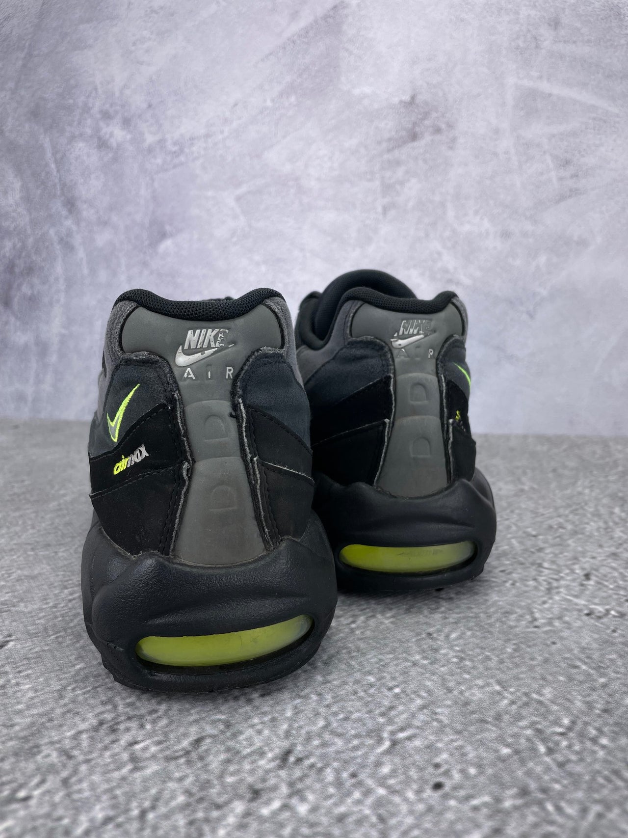 Nike Air Max 95 Black Volt - buty sportowe, widok z tyłu