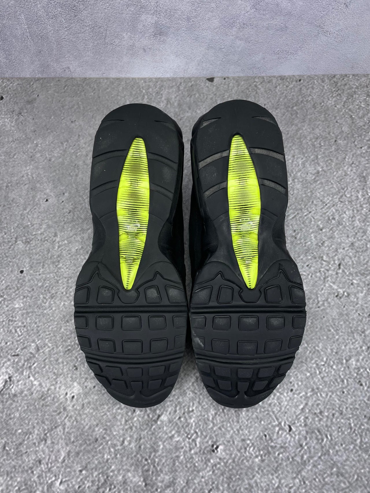 Nike Air Max 95 Black Volt - buty sportowe, podeszwa