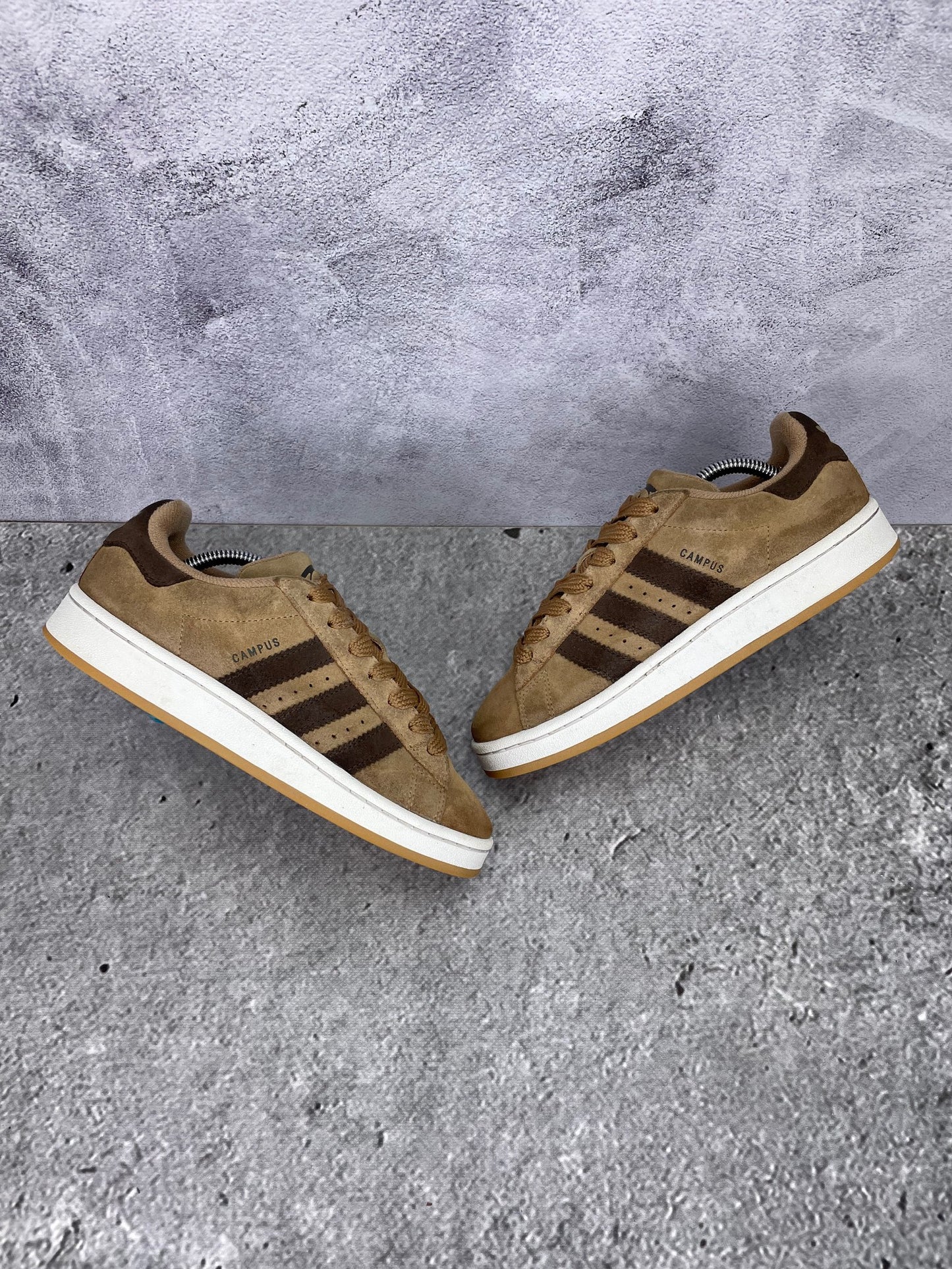 Adidas Campus 00s JI1022 - buty sportowe, widok z góry na zewnętrzną stronę butów
