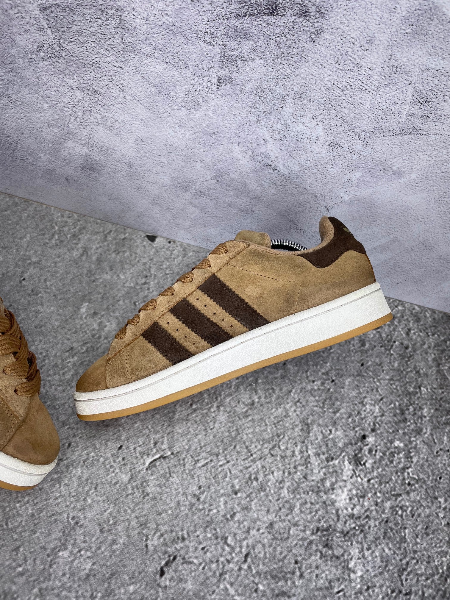Adidas Campus 00s JI1022 - buty sportowe, wewnętrzny panel prawego buta