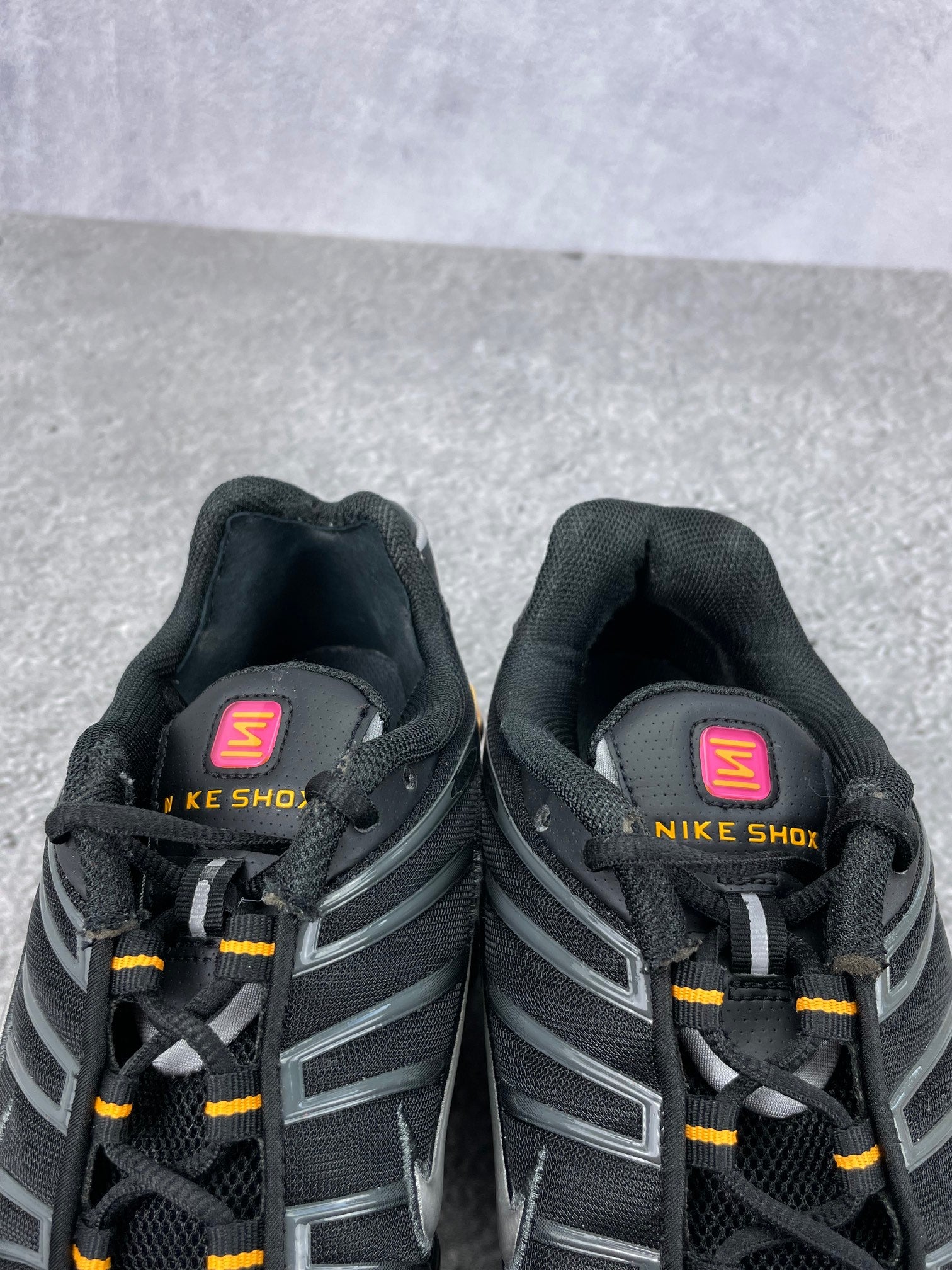Nike Shox TL IF7119-001 - buty sportowe, zapiętki butów