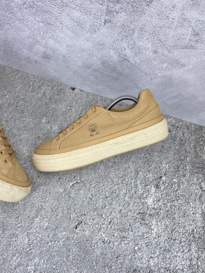 Tommy Hilfiger Vulc Linnen FW0FW07673 - buty sportowe, widok z góry na wewnętrzną stronę butów