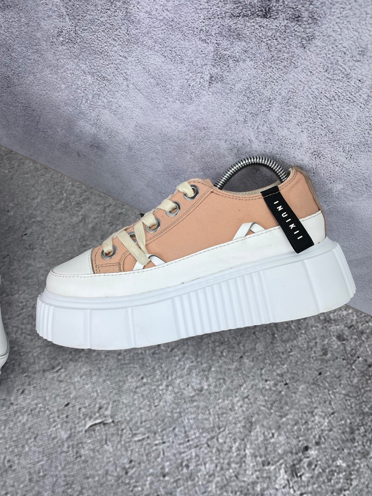 Inuikii Matilda Canvas Low 30102-024-707 - buty sportowe, widok z góry na wewnętrzną stronę butów