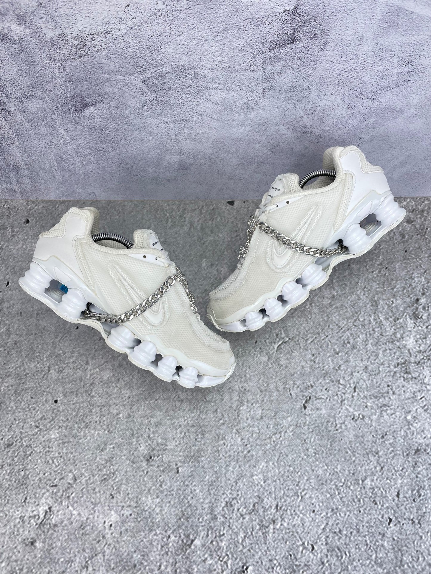 Nike Shox TL / CDG Triple White - buty sportowe, widok z góry na zewnętrzną stronę butów