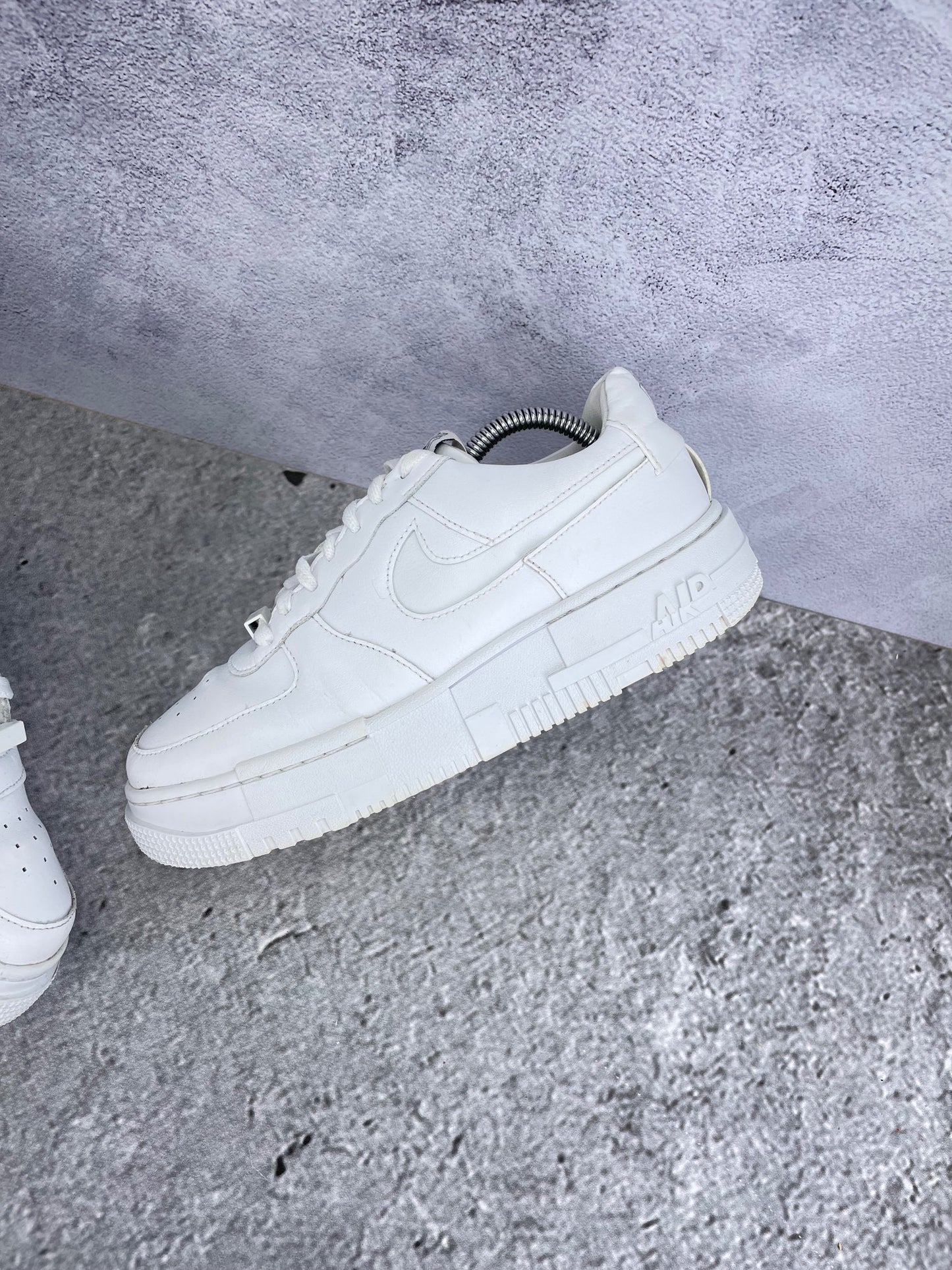 Nike Air Force 1 Pixel CK6649-100 - buty sportowe, widok z góry na wewnętrzną stronę butów