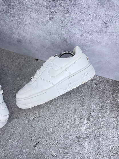 Nike Air Force 1 Pixel CK6649-100 - buty sportowe, widok z góry na wewnętrzną stronę butów