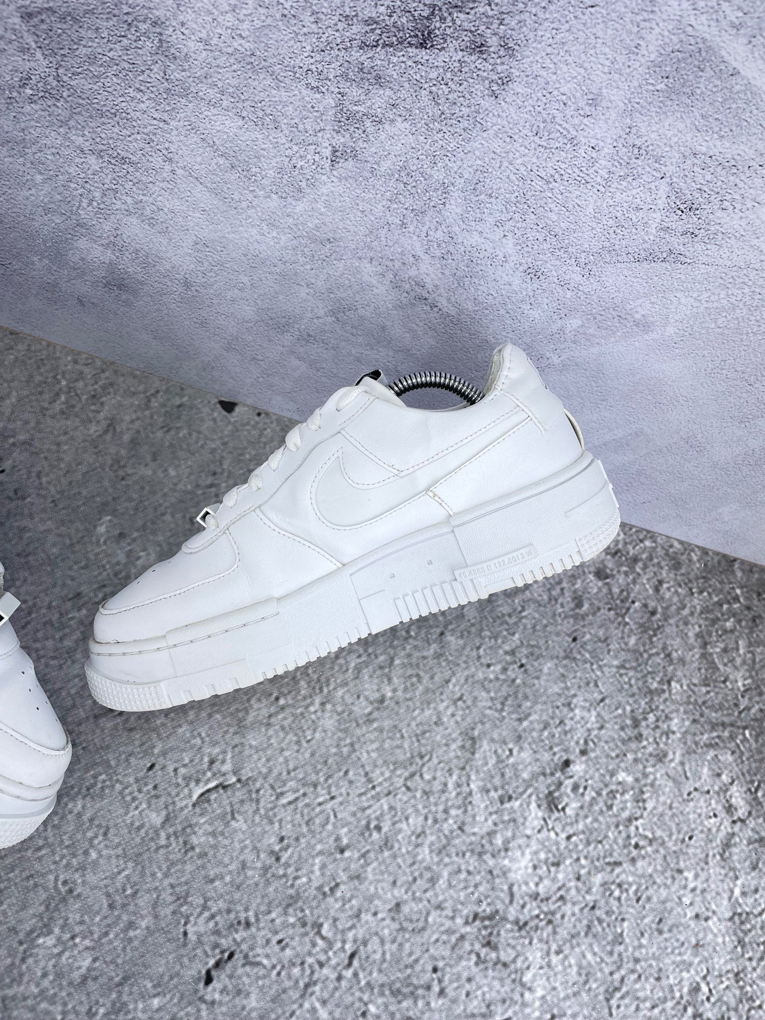 Nike Air Force 1 Pixel CK6649-100 - buty sportowe, wewnętrzny panel lewego buta