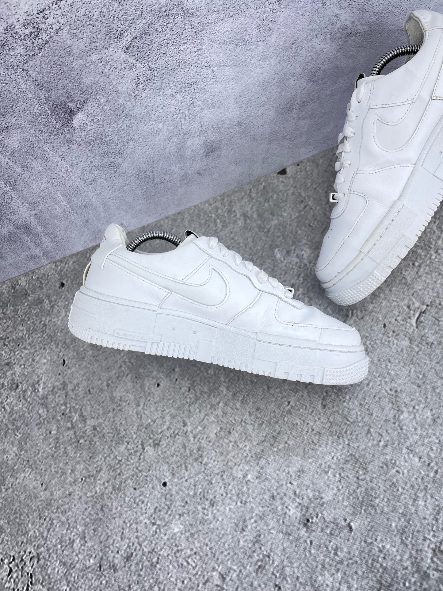 Nike Air Force 1 Pixel CK6649-100 - buty sportowe, wewnętrzny panel prawego buta