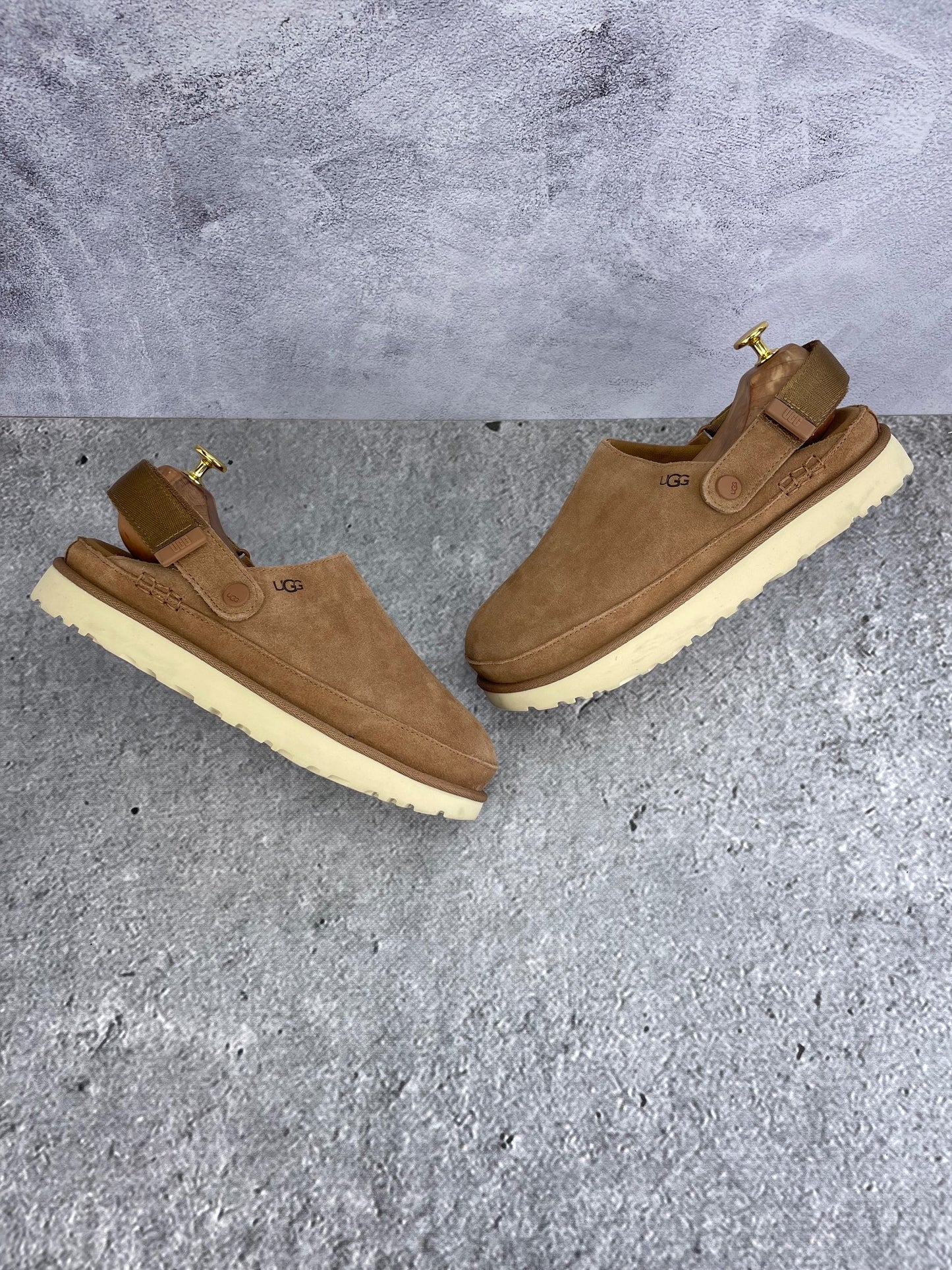 UGG Goldenstar Clog 1138252 - buty sportowe, widok z góry na zewnętrzną stronę butów