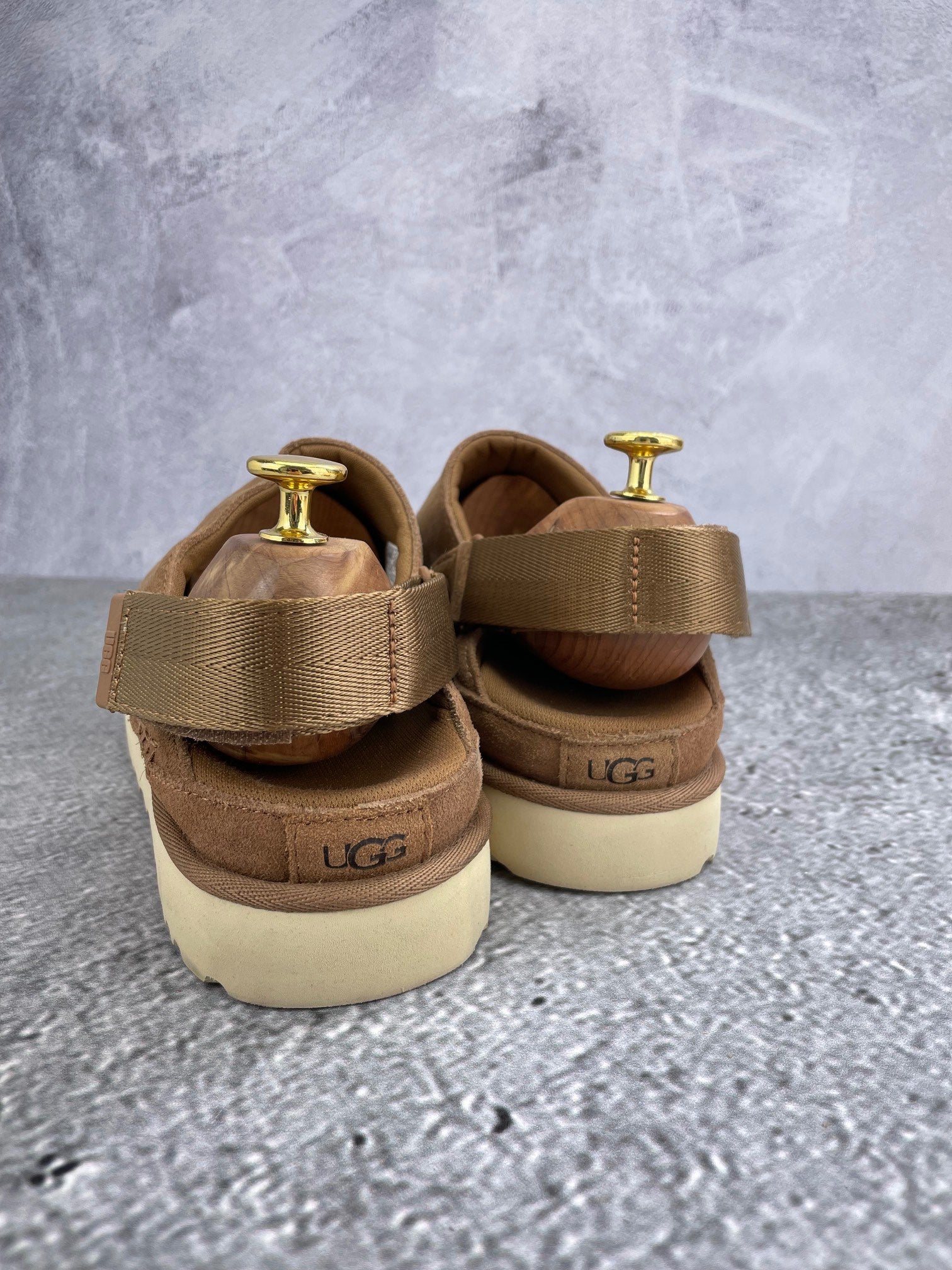UGG Goldenstar Clog 1138252 - buty sportowe, widok z tyłu