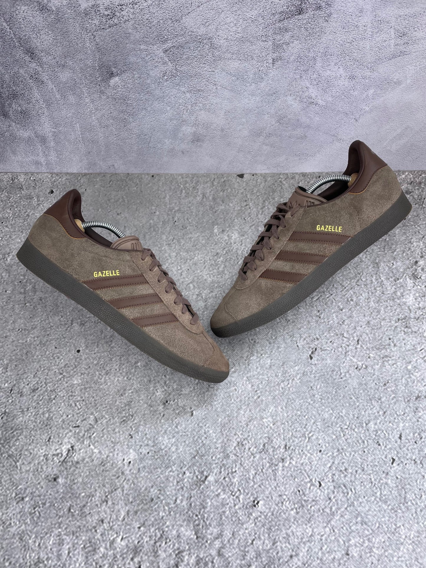 Adidas Gazelle Earth Strata - buty sportowe, widok z góry na zewnętrzną stronę butów