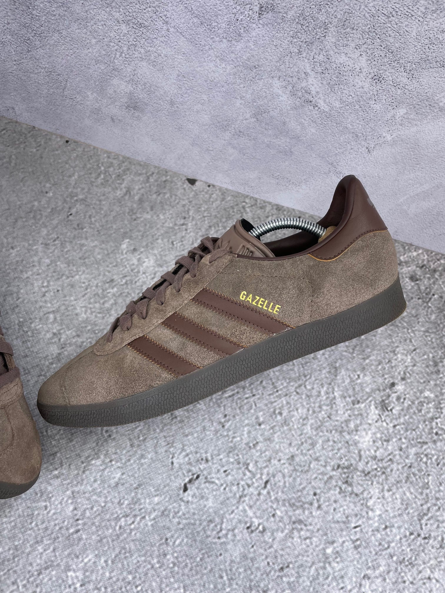 Adidas Gazelle Earth Strata - buty sportowe, widok z góry na wewnętrzną stronę butów