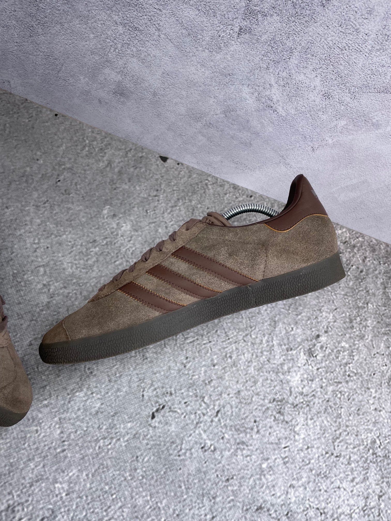 Adidas Gazelle Earth Strata - buty sportowe, wewnętrzny panel prawego buta