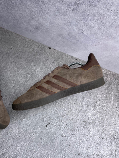 Adidas Gazelle Earth Strata - buty sportowe, wewnętrzny panel prawego buta