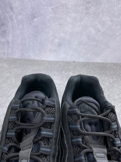 Nike Air Max 95 Triple Black - buty sportowe, podeszwa