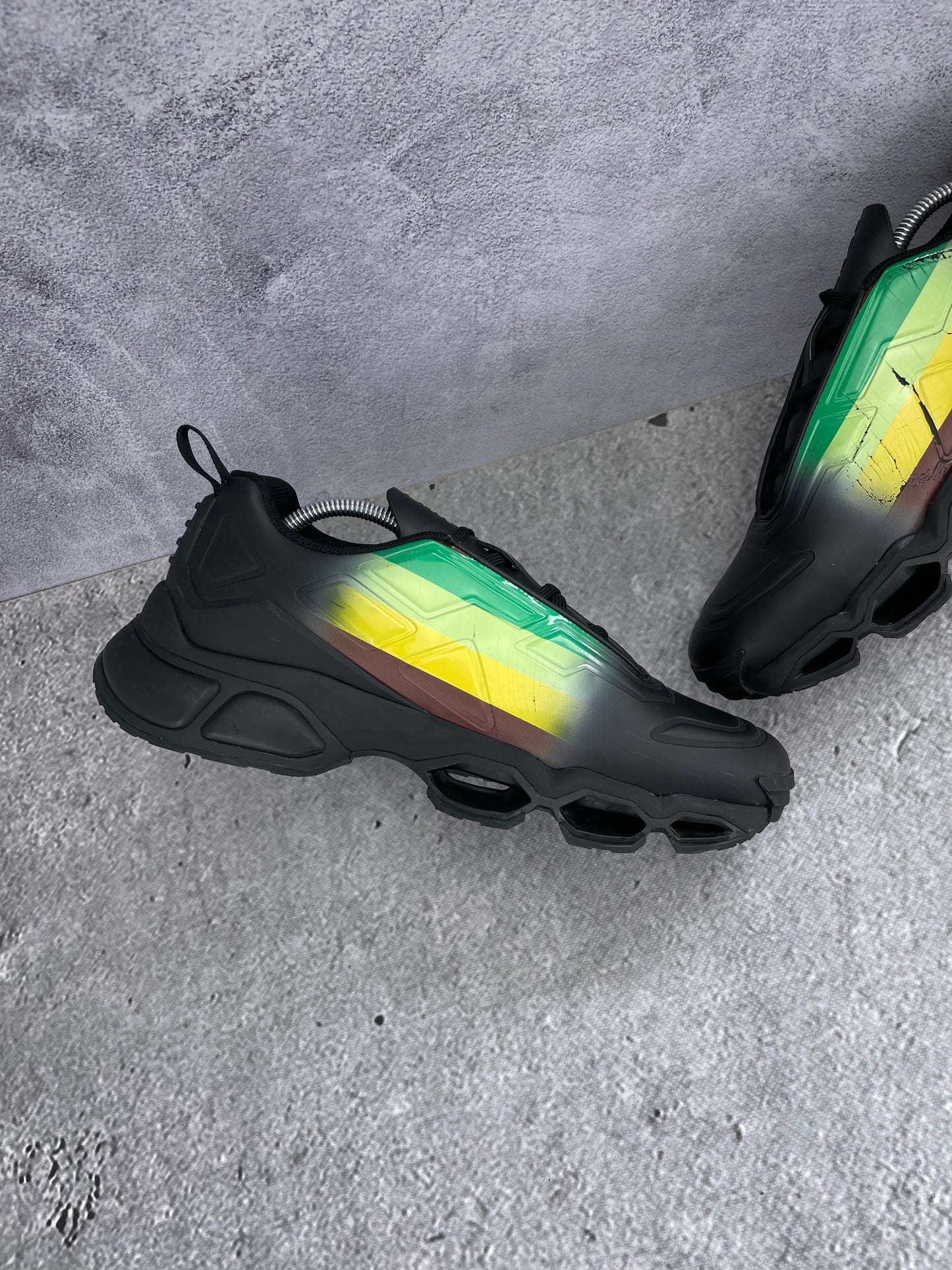 Prada Collision Cross 4E3595 - buty sportowe, wewnętrzny panel lewego buta
