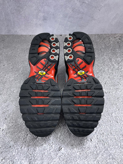 Nike Air Max Plus Wolf Grey Picante Red - buty sportowe, podeszwa
