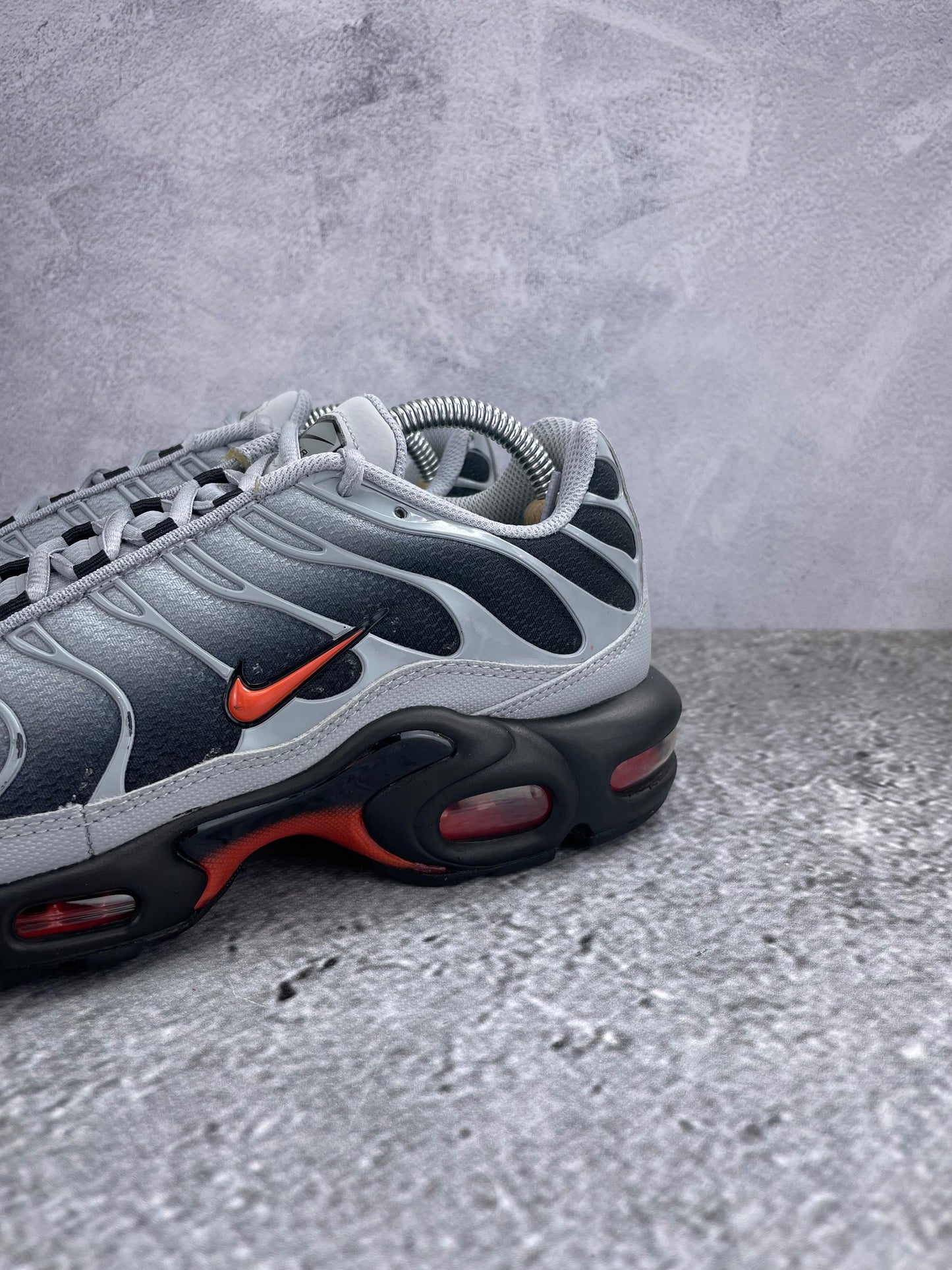Nike Air Max Plus Wolf Grey Picante Red - buty sportowe, opcjonalne zdjęcie 1