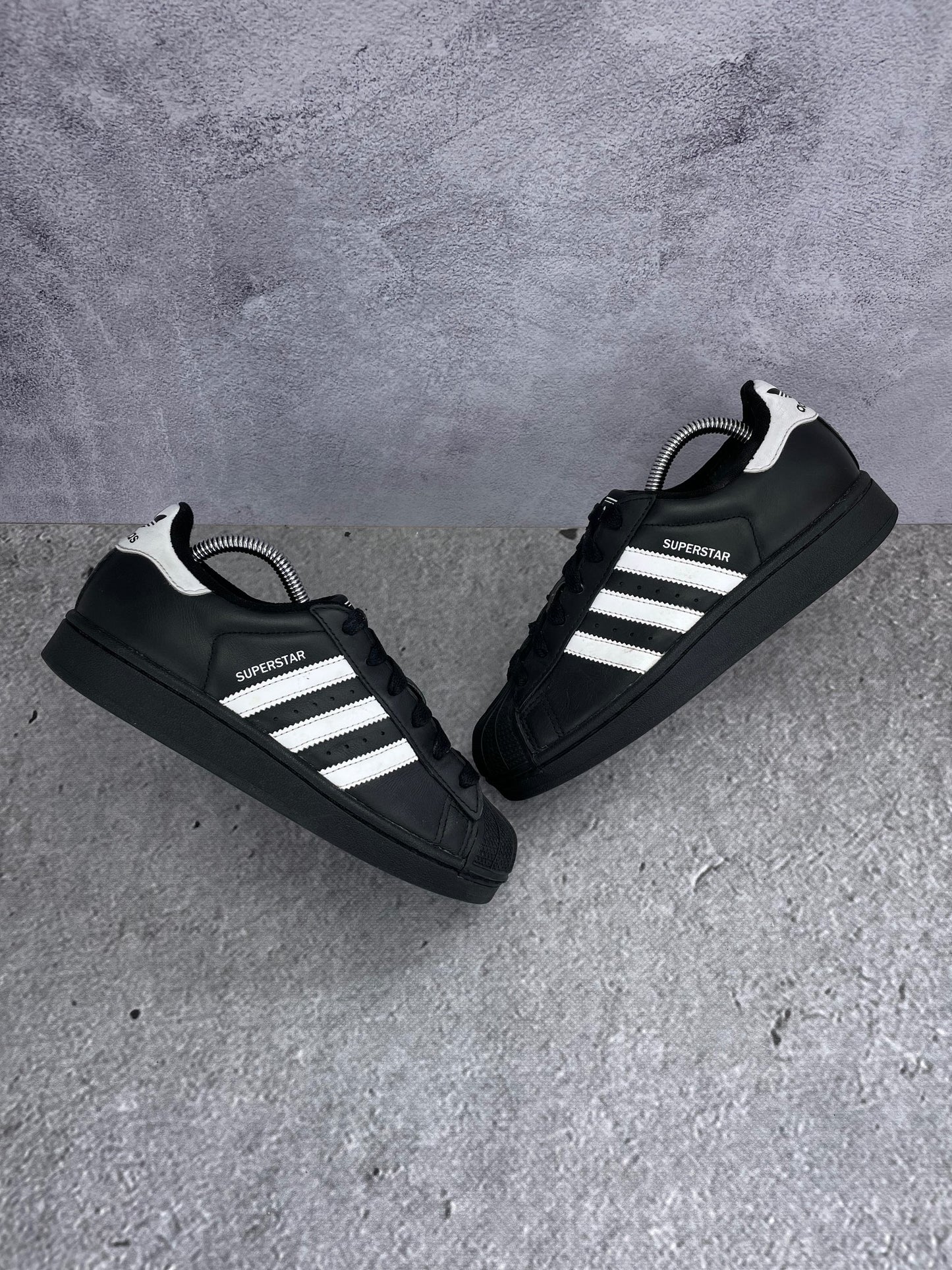 Adidas Superstar II Black White - buty sportowe, widok z góry na zewnętrzną stronę butów