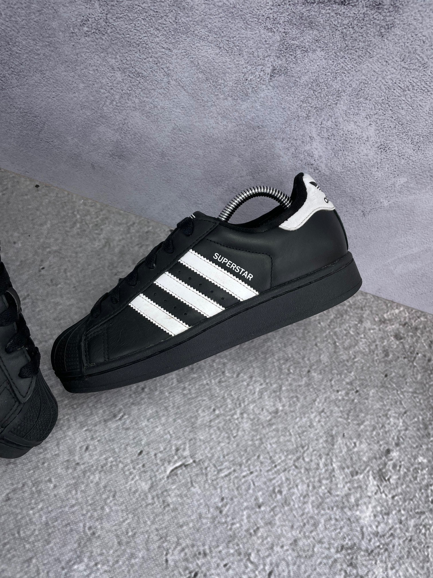 Adidas Superstar II Black White - buty sportowe, widok z góry na wewnętrzną stronę butów