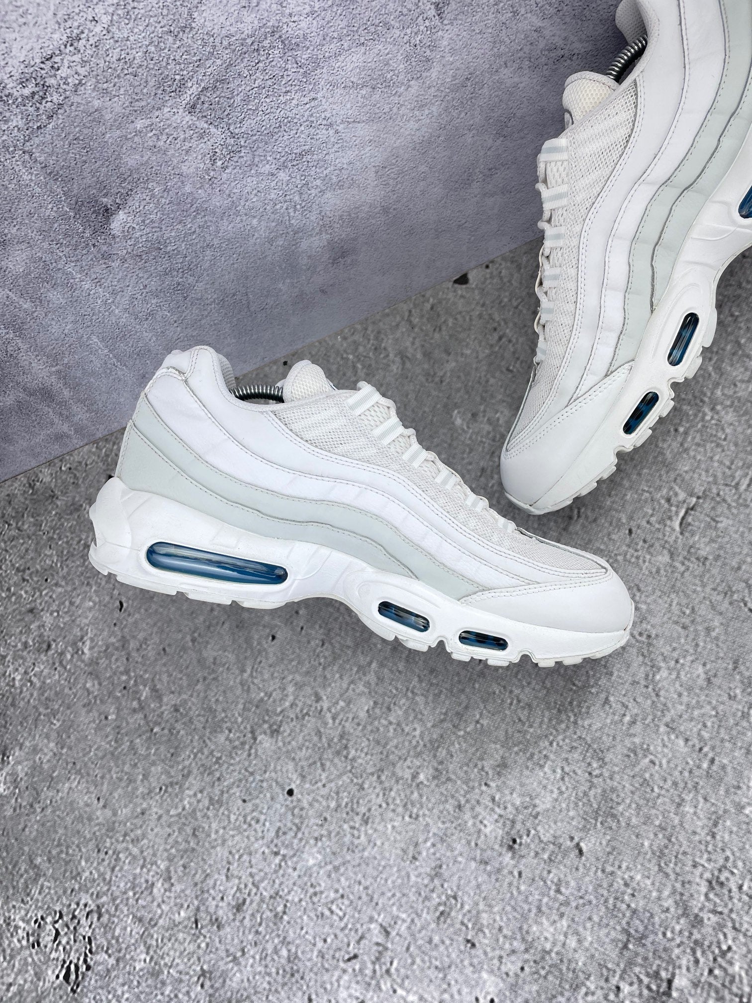 Nike Air Max 95 “Photon Dust / Photo Blue” Photon Dust / Photo Blue - buty sportowe, wewnętrzny panel lewego buta