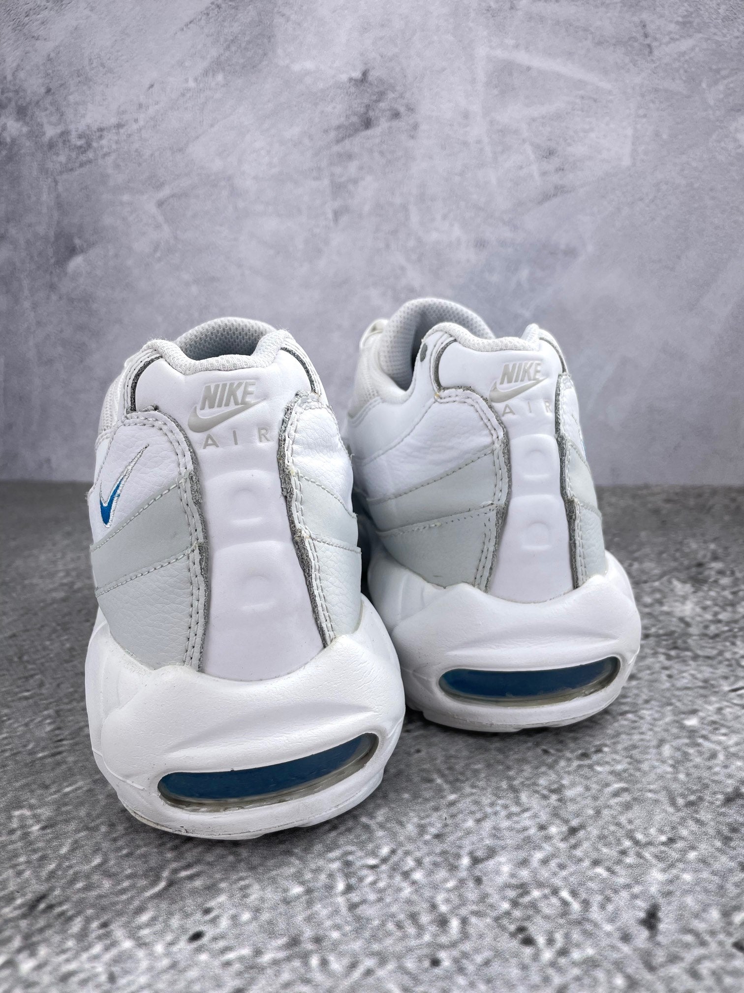 Nike Air Max 95 “Photon Dust / Photo Blue” Photon Dust / Photo Blue - buty sportowe, widok z tyłu