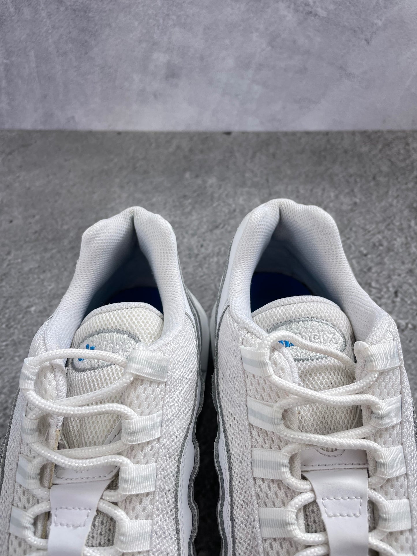 Nike Air Max 95 “Photon Dust / Photo Blue” Photon Dust / Photo Blue - buty sportowe, zapiętki butów
