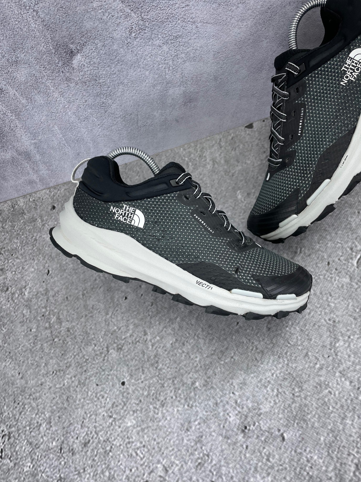 The North Face Vectiv Fastpack Futurelight NF0A5JCZ - buty sportowe, zewnętrzny panel lewego buta