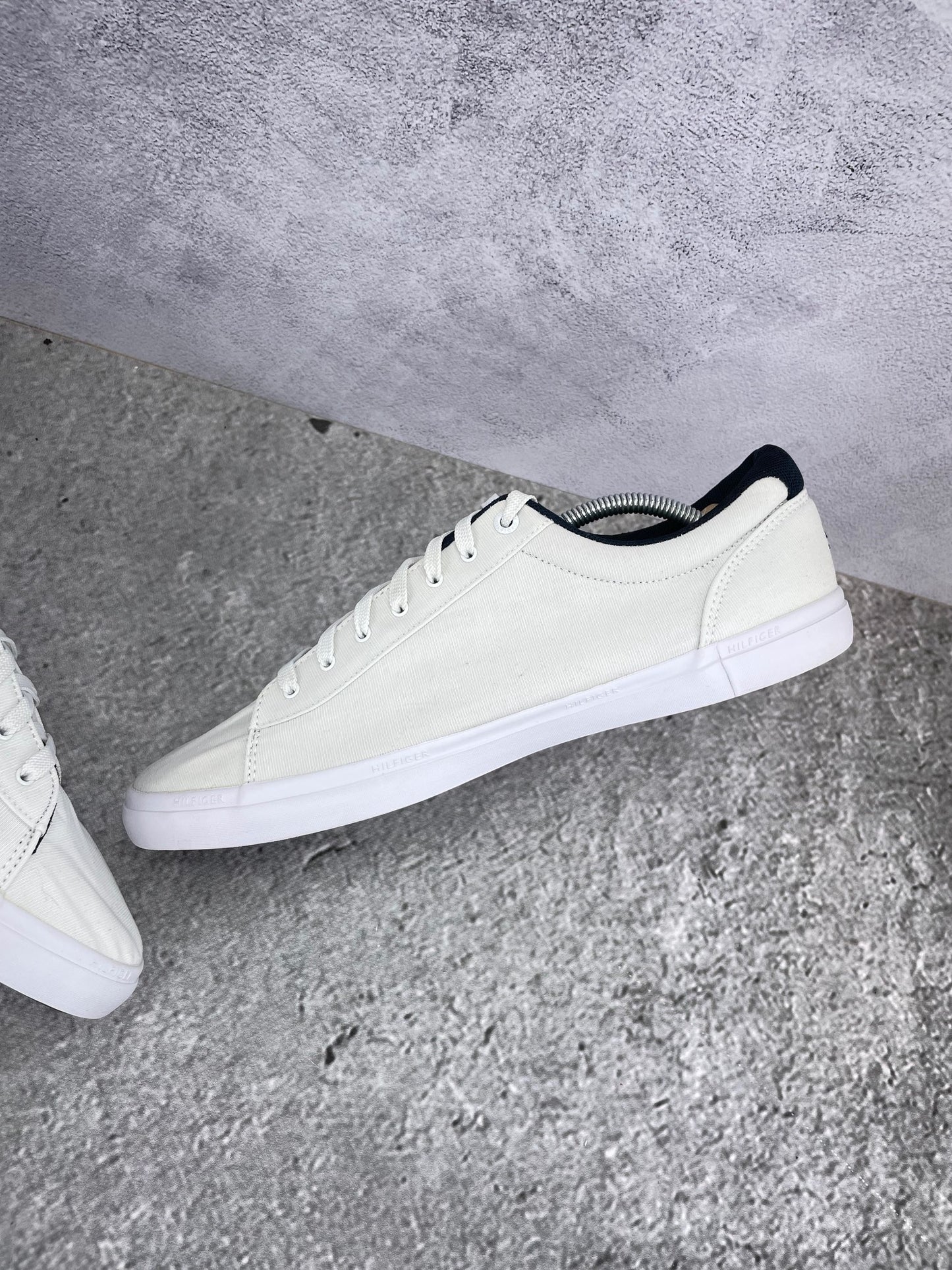 Tommy Hilfiger White Essential FM0FM03389 - buty sportowe, wewnętrzny panel lewego buta