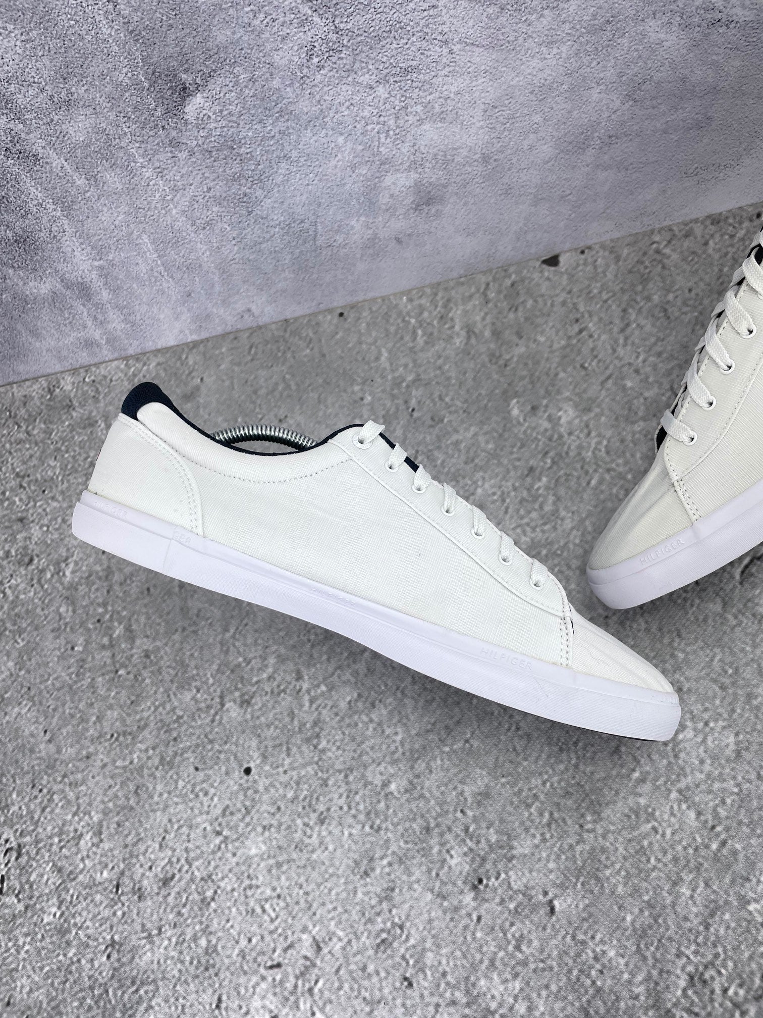 Tommy Hilfiger White Essential FM0FM03389 - buty sportowe, wewnętrzny panel prawego buta