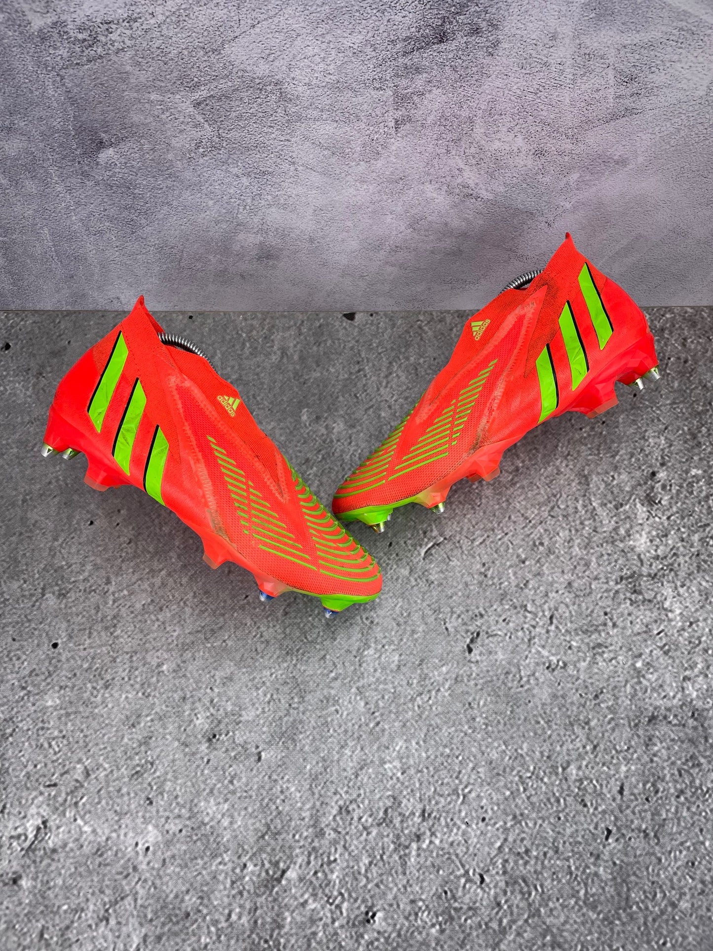 Adidas Predator Edge SG Game Data Pack - buty sportowe, widok z góry na zewnętrzną stronę butów