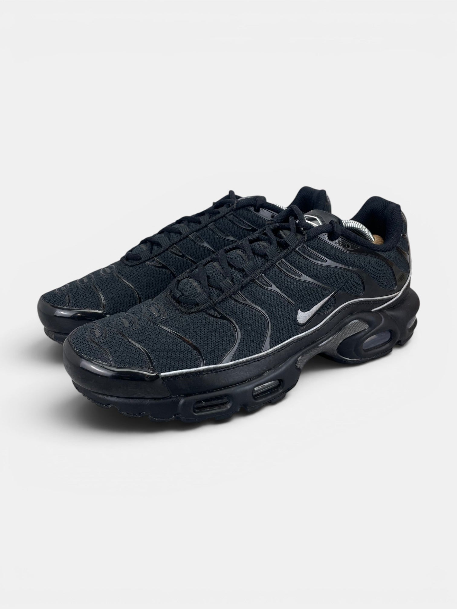 Nike Air Max Plus Black Reflective - buty sportowe, widok z boku